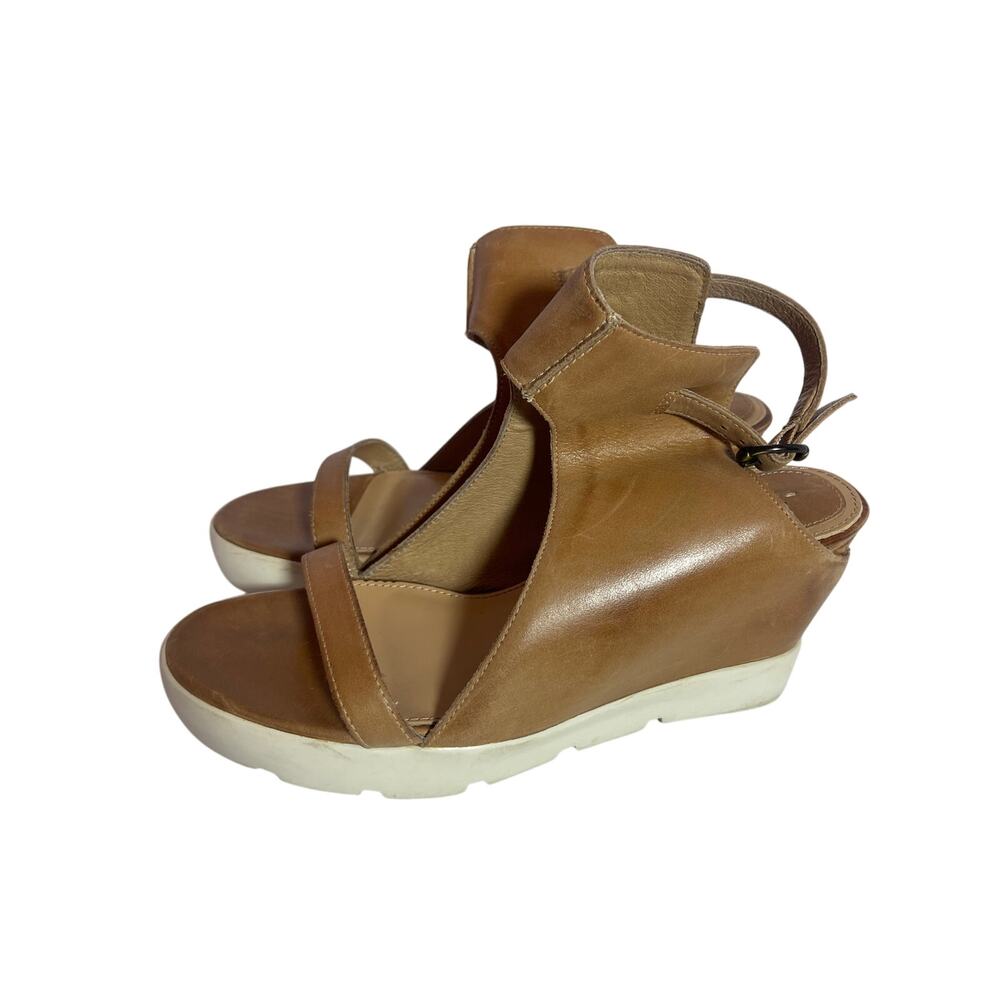 Max Studio Woman’s Tan Leather wedge Sandal Sz 9M